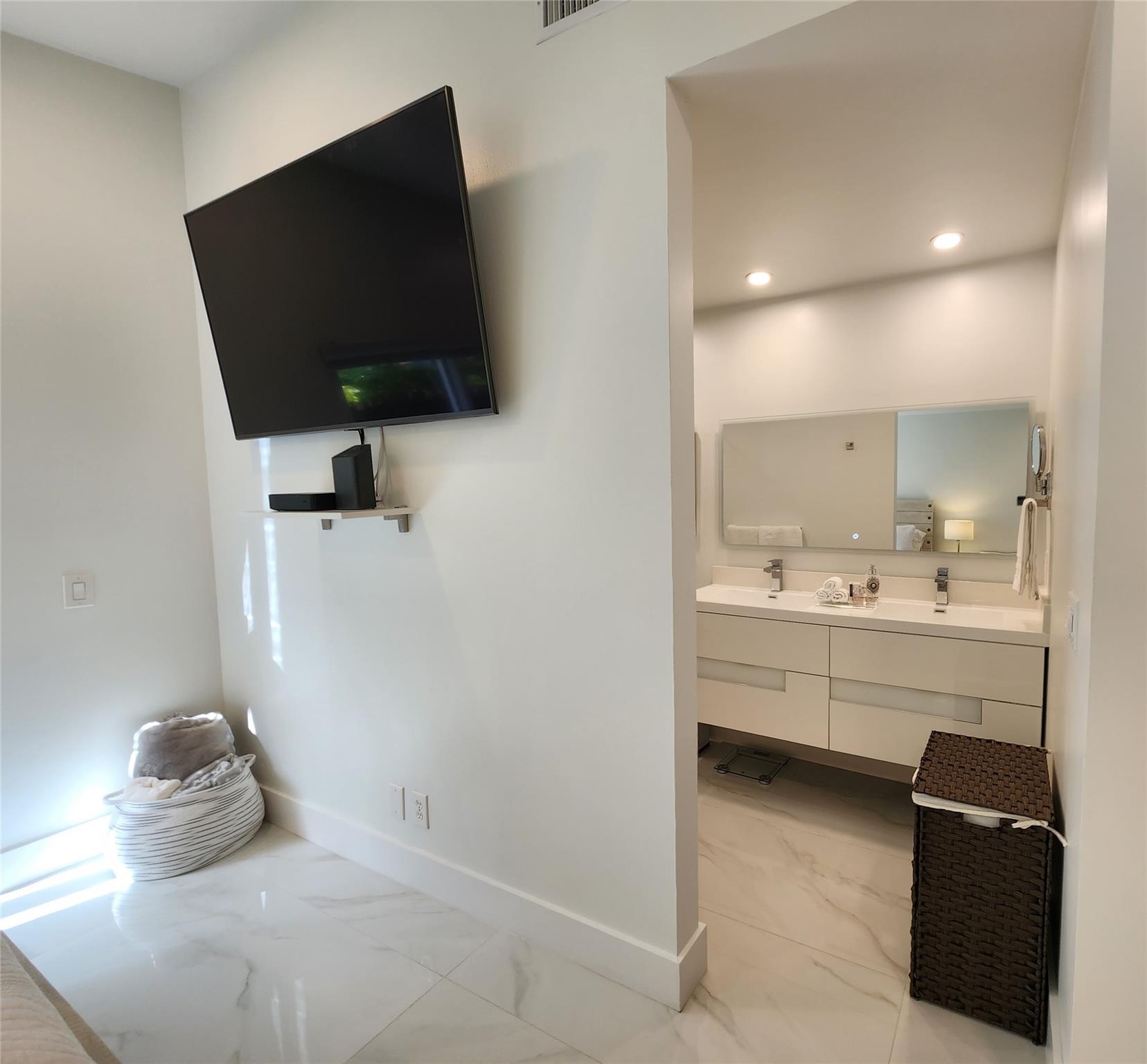 Country Isles Garden Home - Residential Lease