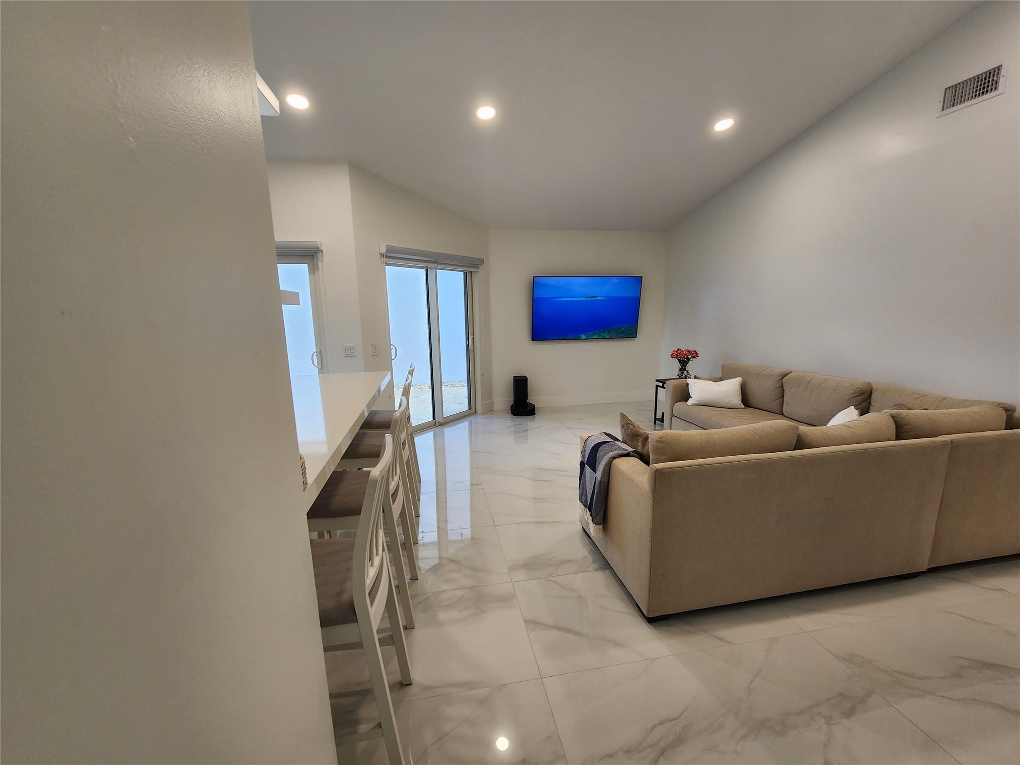 Country Isles Garden Home - Residential Lease