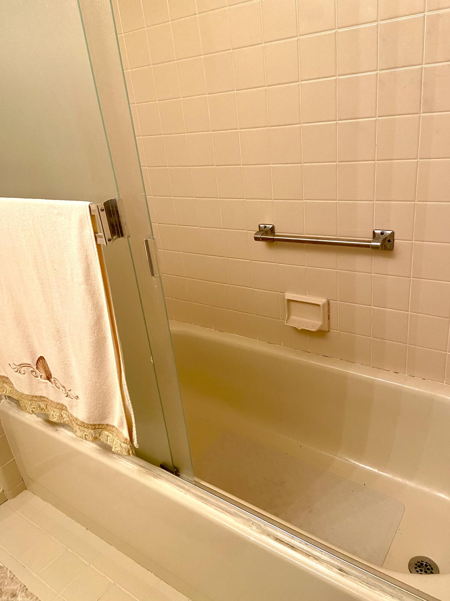 Spaanish Lakes One - Residential