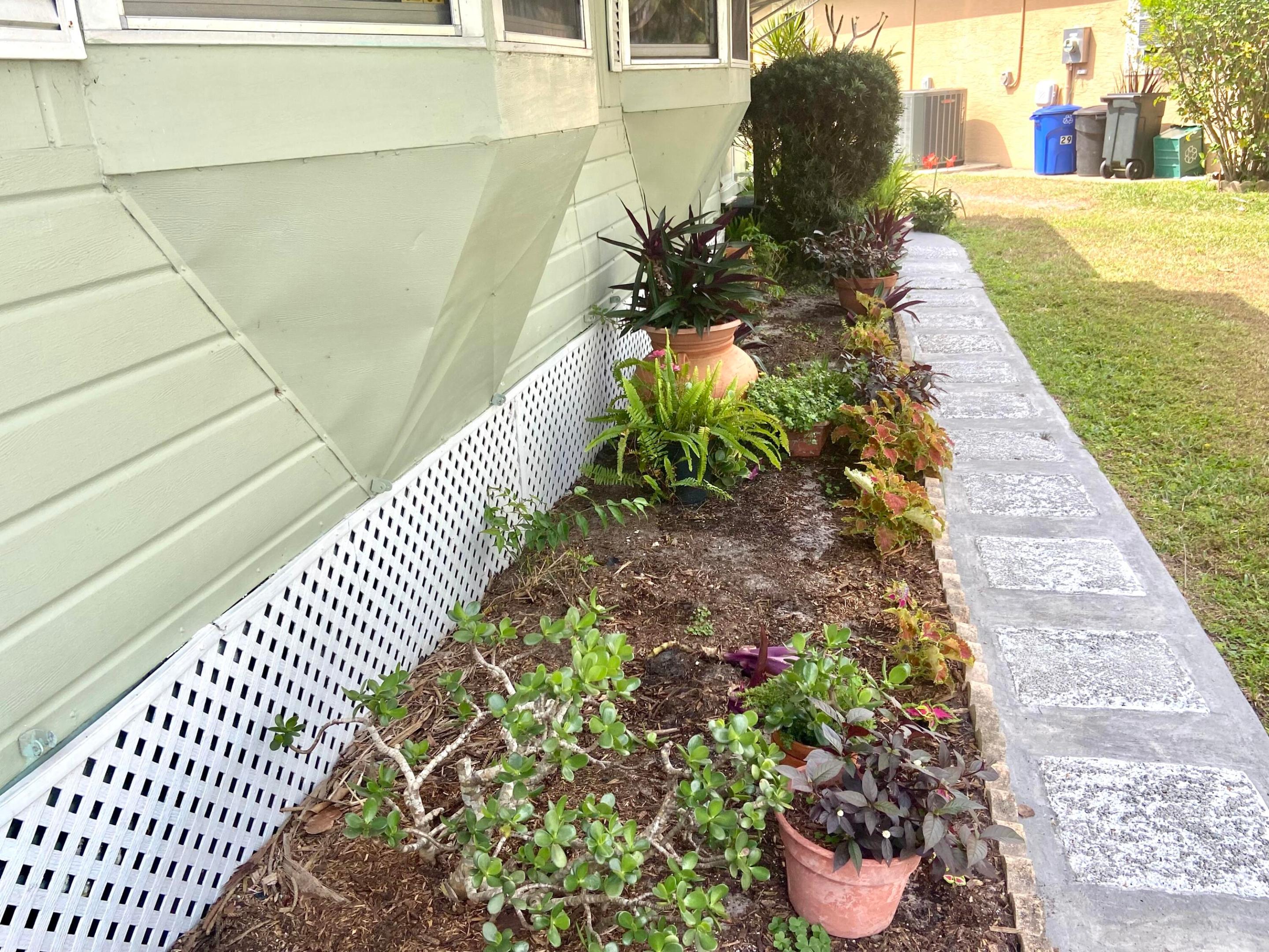 Spaanish Lakes One - Residential