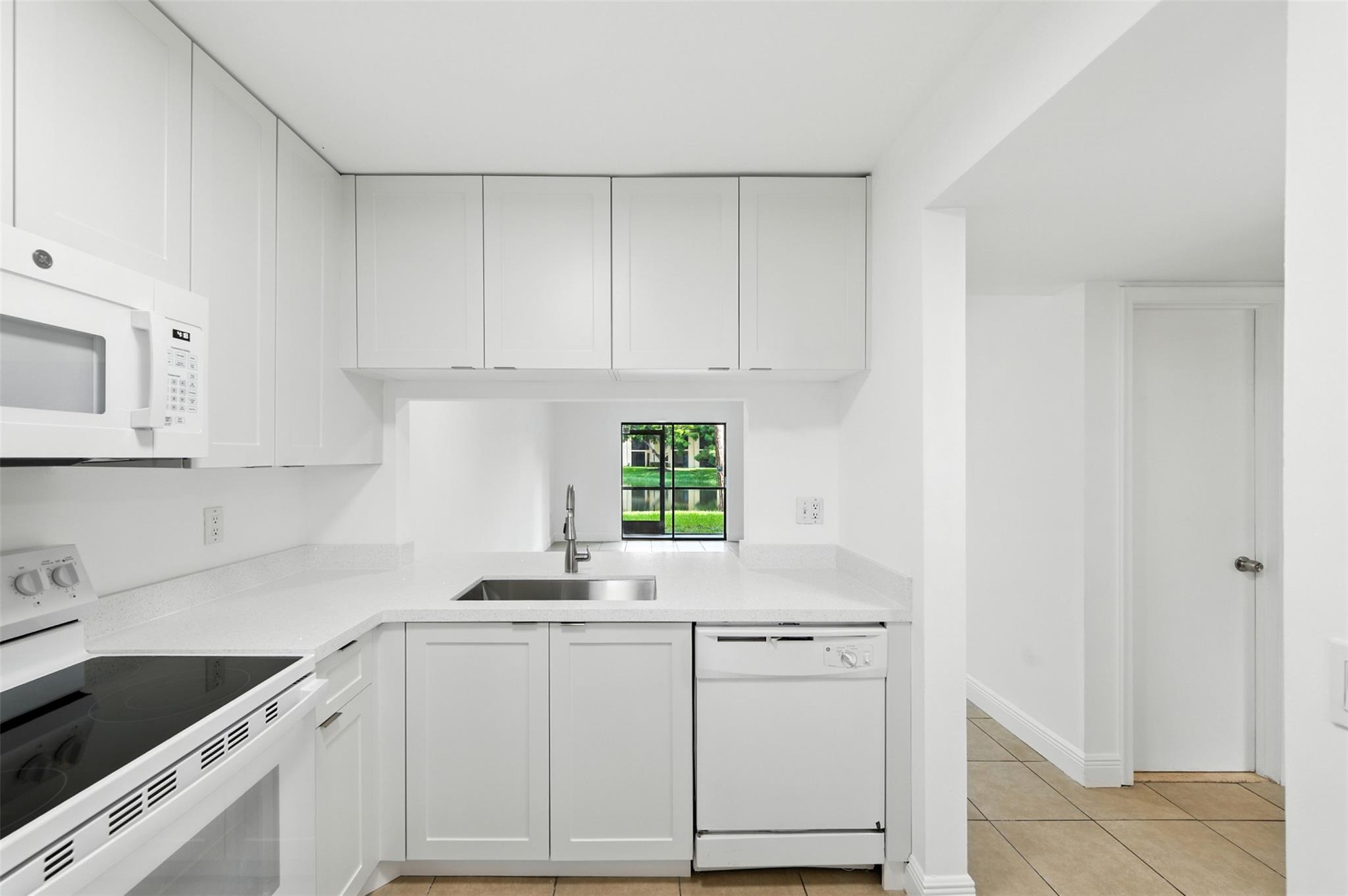 PINE LAKE /  CONDO 141 - Residential Lease