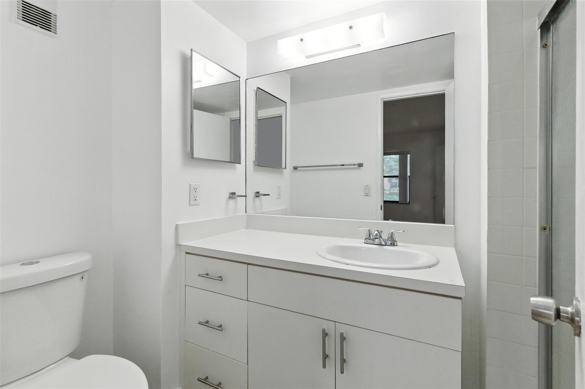 PINE LAKE /  CONDO 141 - Residential Lease