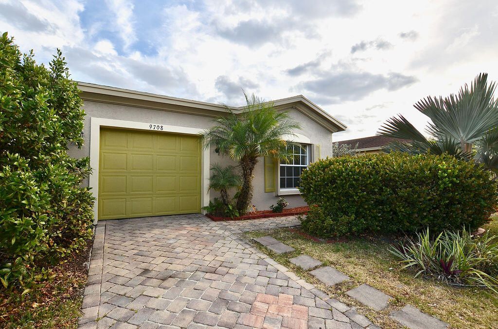 Photo of 9708 Windrift Circle, Fort Pierce, FL 34945 (MLS # R10981807)