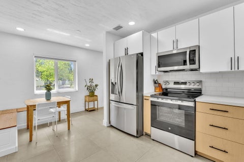 Tiny photo for 721 FAIRWAY Drive, Plantation, FL 33317 (MLS # B26064919)