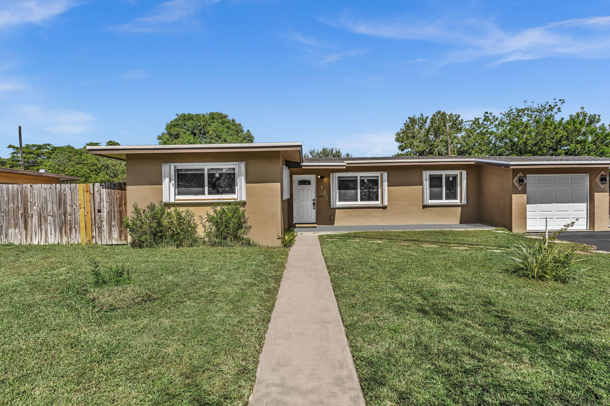 721 FAIRWAY Drive