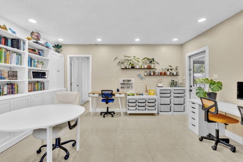 Tiny photo for 721 FAIRWAY Drive, Plantation, FL 33317 (MLS # B26064919)