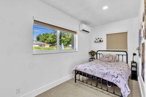 Tiny photo for 721 FAIRWAY Drive, Plantation, FL 33317 (MLS # B26064919)