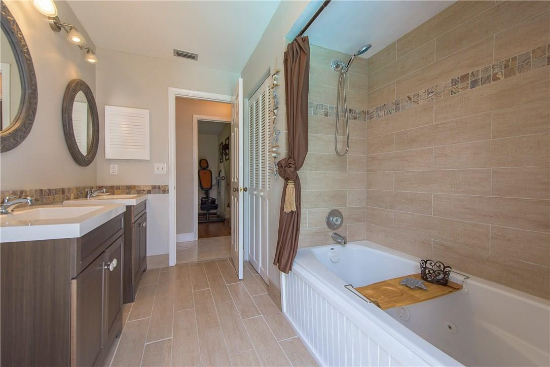 HIDDEN HAMMOCKS/OAKBROOK - Residential