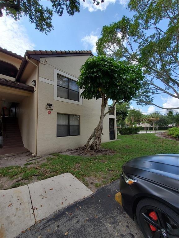 1 BED 1 BATH ON 2ND FLOOR / W/D / GATED COMMUNITY / POOL / WATER INCLUDED / NEED MIN 600 CREDIT SCORE.