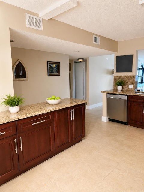 Tiny photo for 5574 Witney Drive #206, Delray Beach, FL 33484 (MLS # B26070284)
