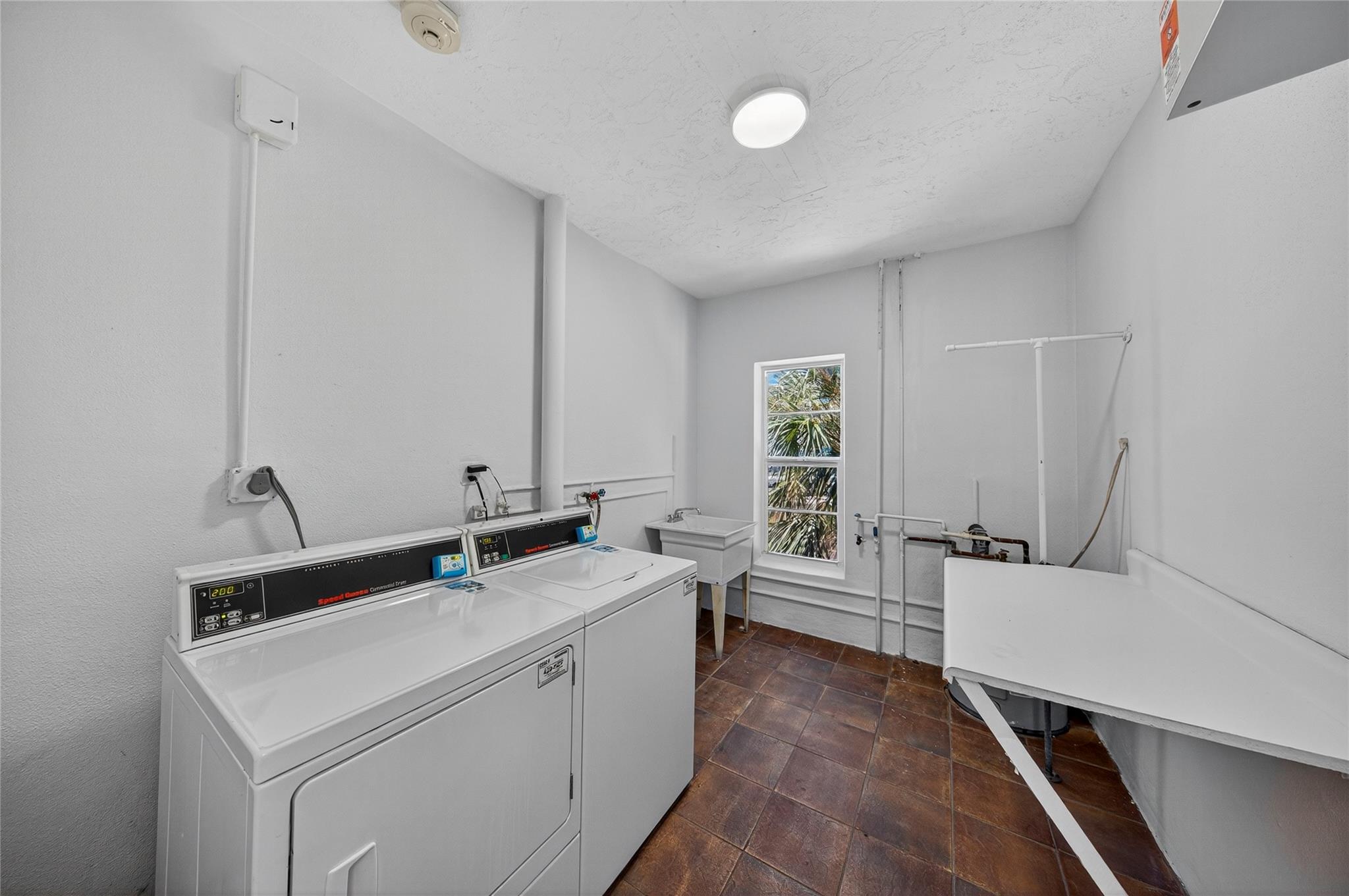 Harbor's Edge - Residential