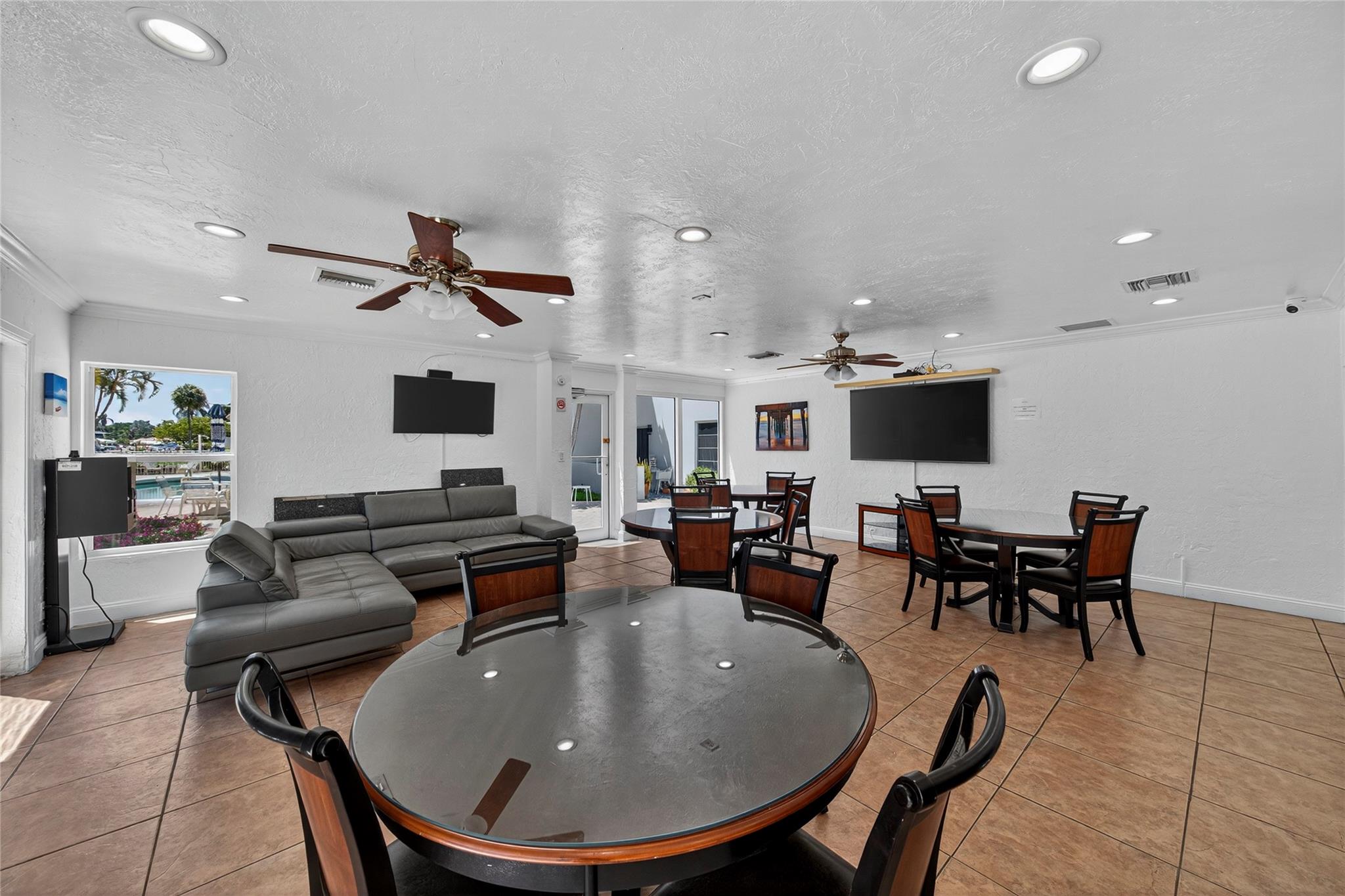 Harbor's Edge - Residential