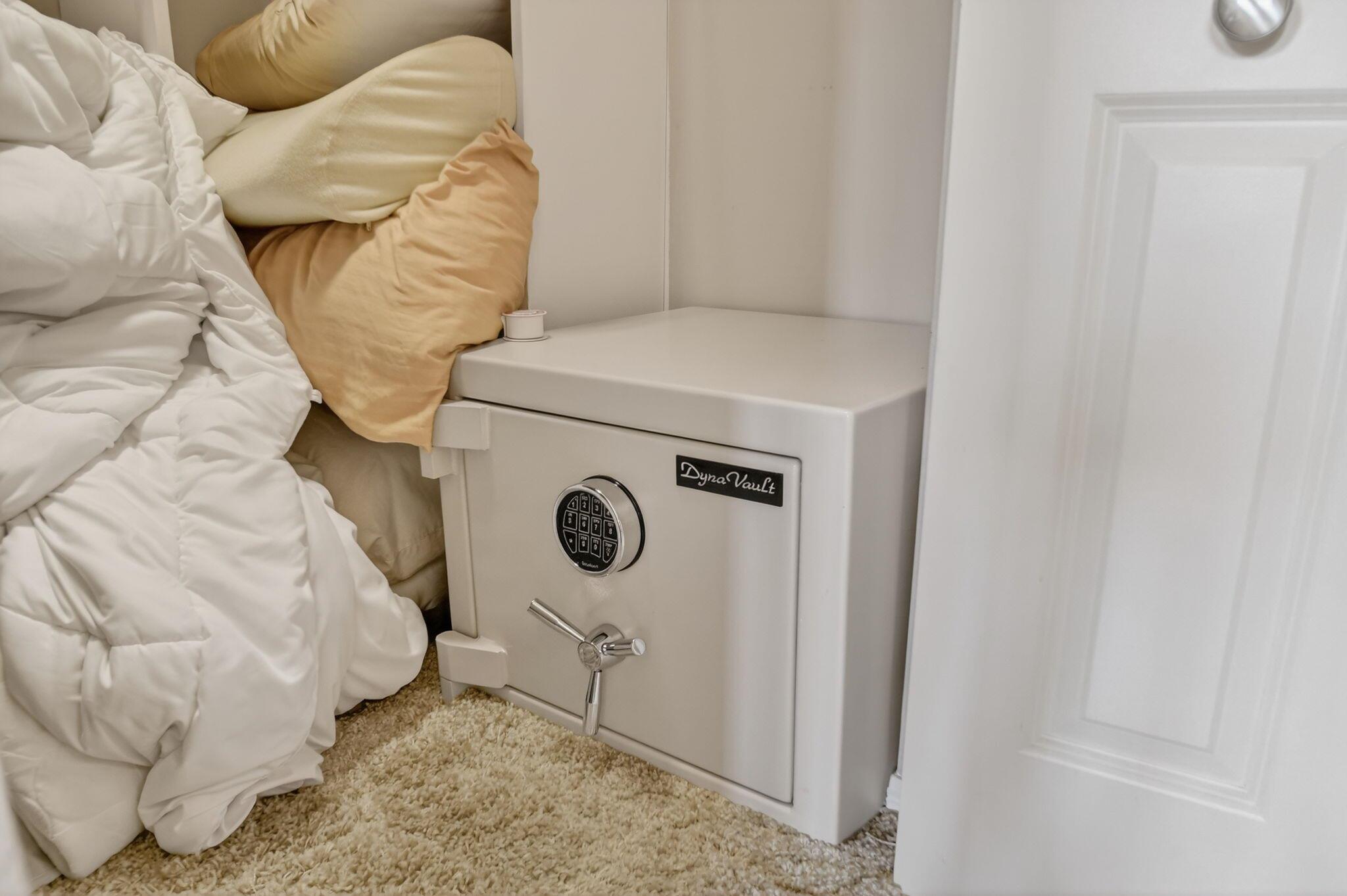 MIZNER FALLS - Residential