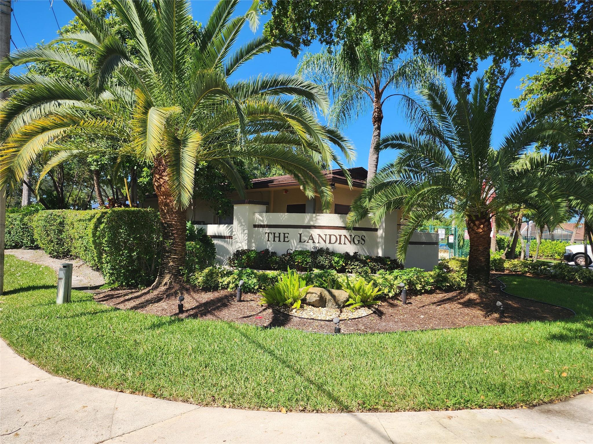 Immaculate, fully renovated 2-bedroom, 2-bathroom villa in The Landings, offering a modern, open-concept design. Spacious bedrooms with abundant natural light and generous closet space, including a custom walk-in closet with built-ins for excellent organization. The sleek interior features high-gloss porcelain flooring, recessed LED lighting, and elegant, contemporary finishes throughout. Beautifully updated bathrooms and a designer kitchen complete the modern aesthetic. Enjoy tranquil lake views from the enclosed back porch, perfect for relaxing. Front porch, private driveway, and access to community amenities including pool and tennis courts. Truly move-in ready! 700 CREDIT IS A MUST FOR ALL APPLICANTS -REQUIRED BY HOA- SCHEDULE SHOWINGS 24HRS IN ADVANCE!!!! TEXT OR CALL JESSICA