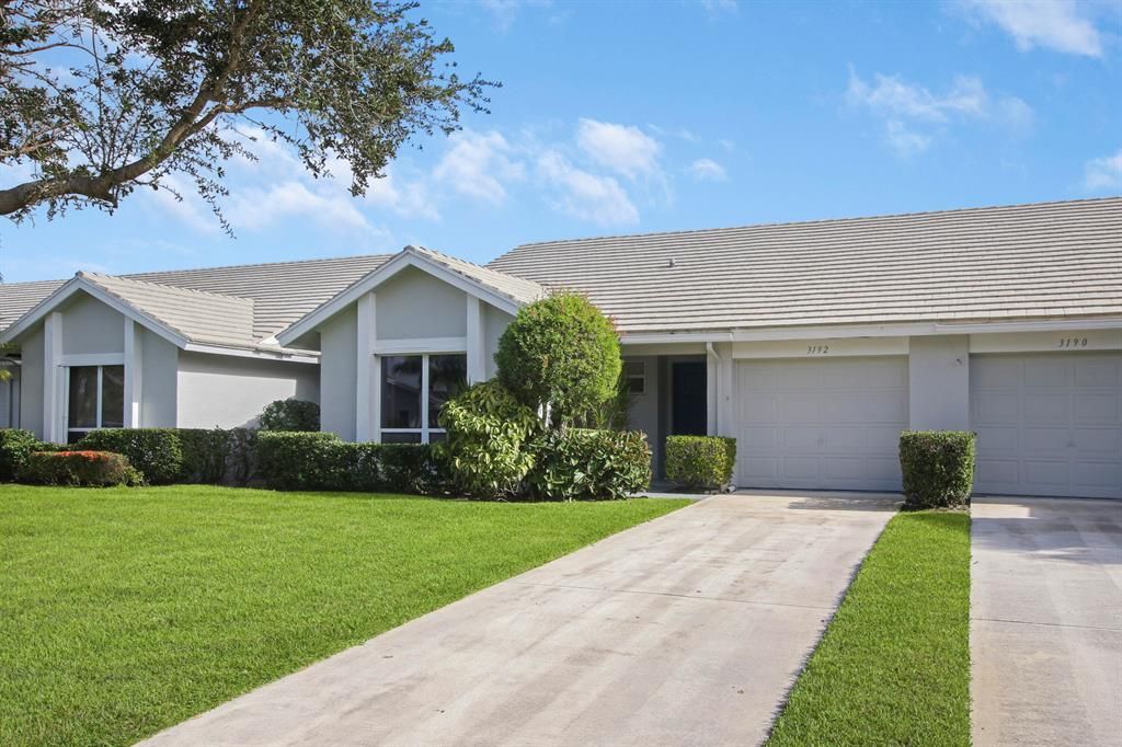 Photo of 3192 SW Sunset Trace Circle, Palm City, FL 34990 (MLS # R10758478)