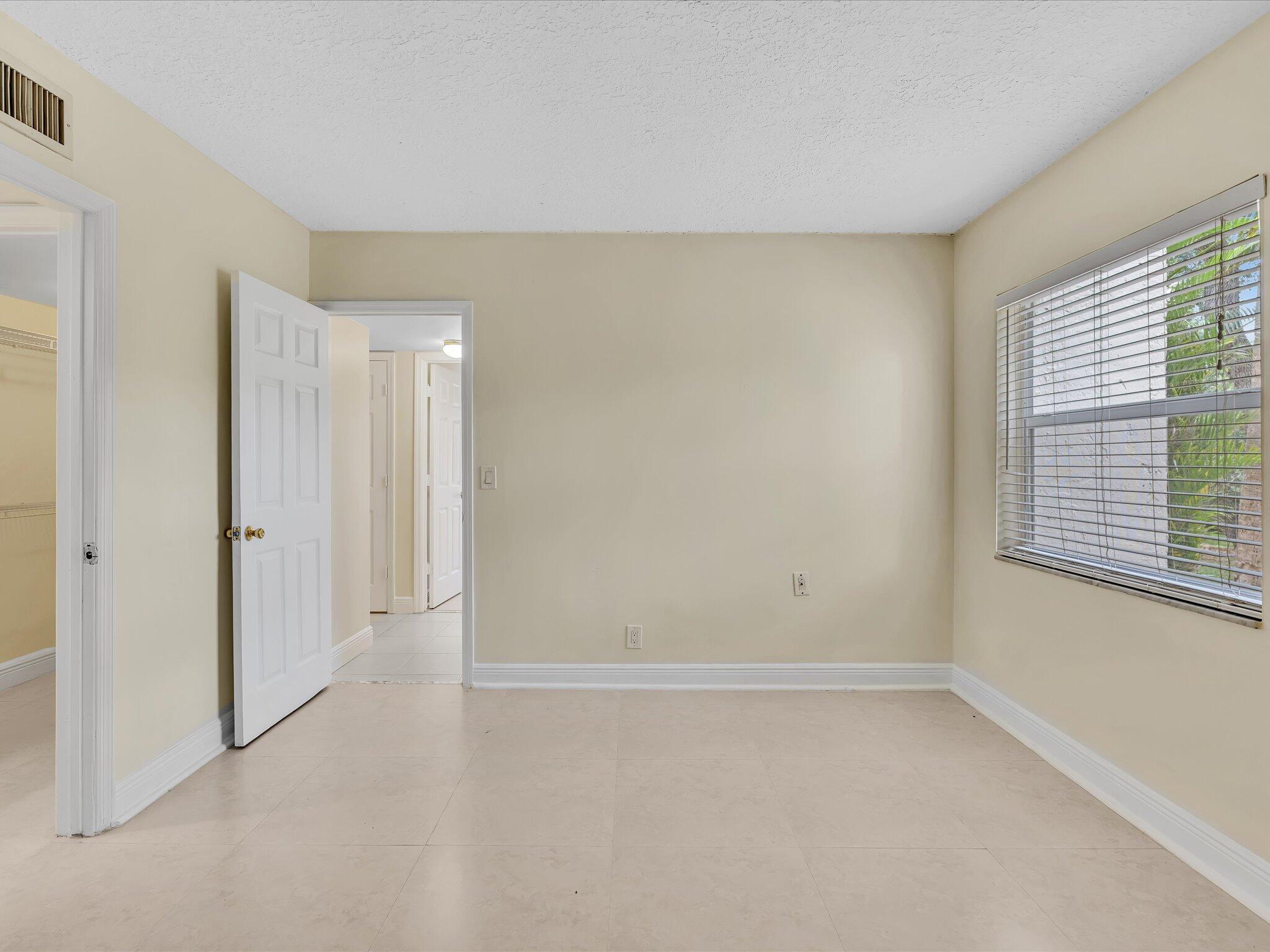 SPANISH OAKS CONDO - Residential Lease