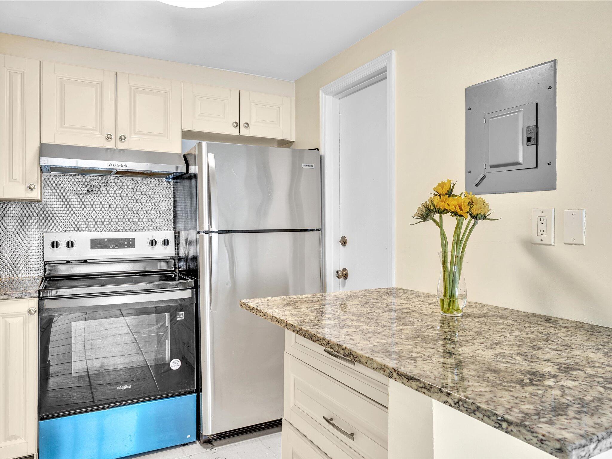 SPANISH OAKS CONDO - Residential Lease