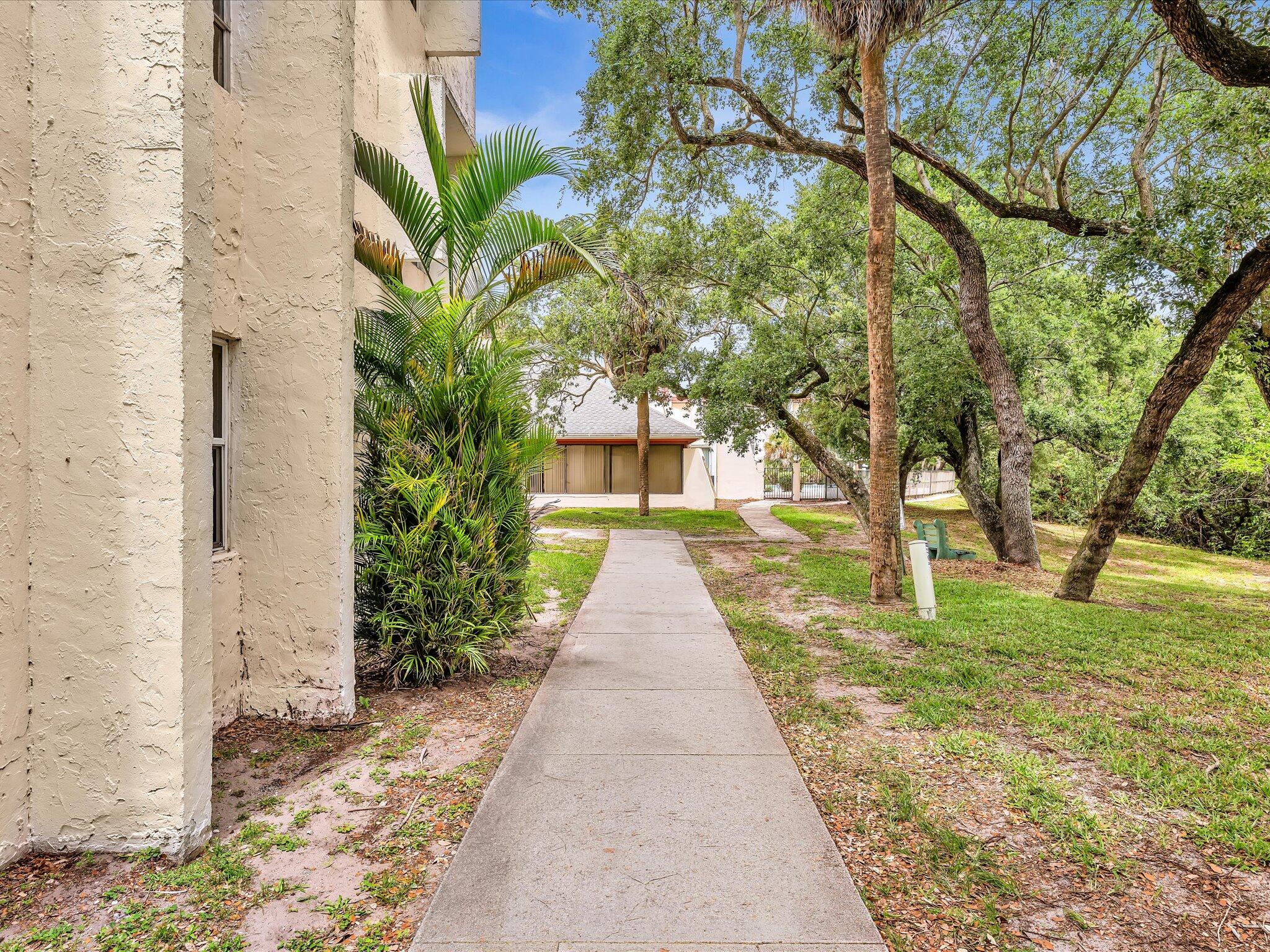SPANISH OAKS CONDO - Residential Lease