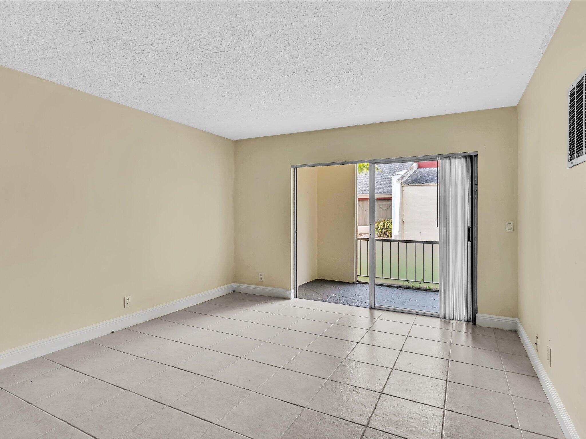 SPANISH OAKS CONDO - Residential Lease