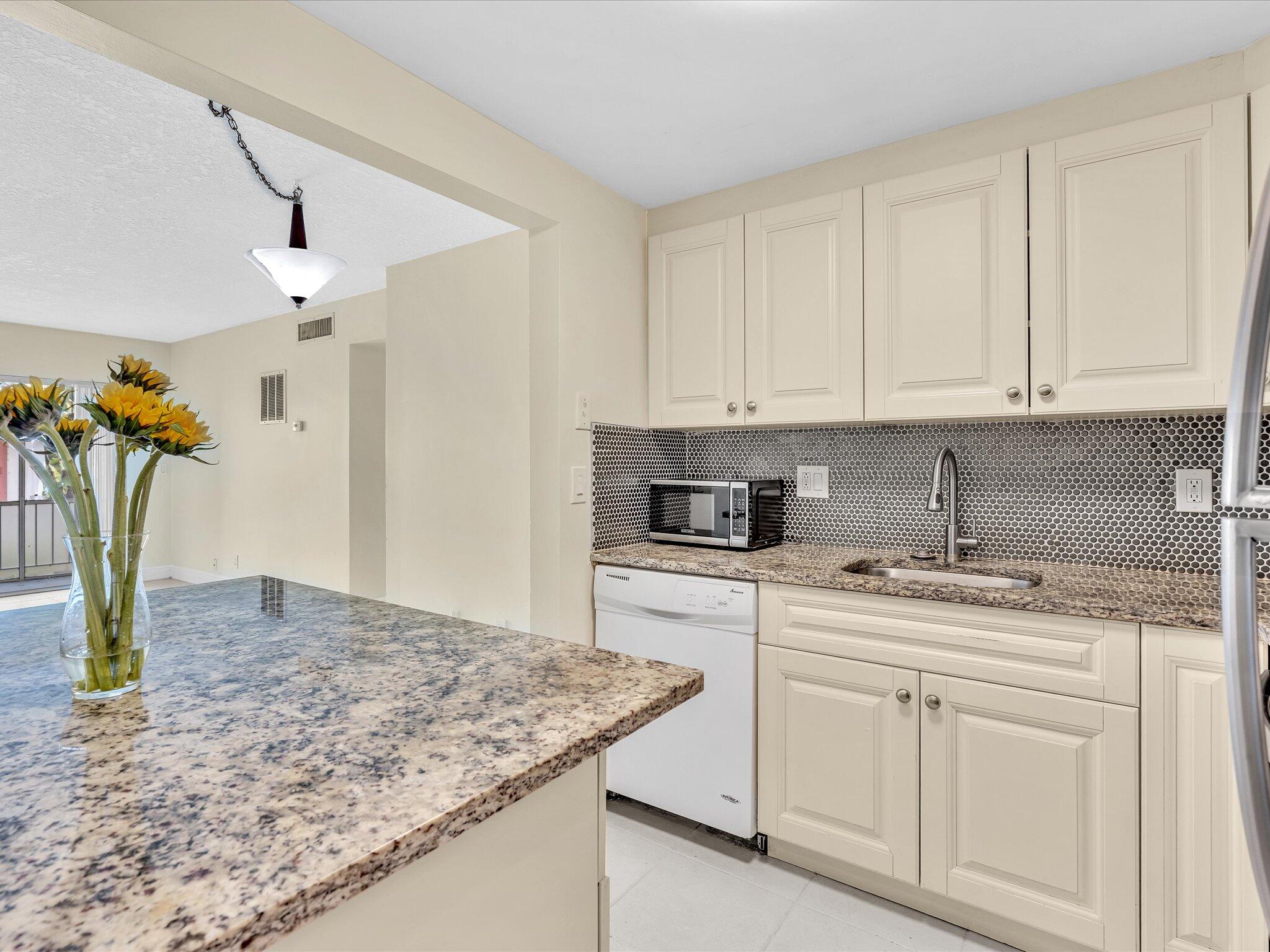SPANISH OAKS CONDO - Residential Lease