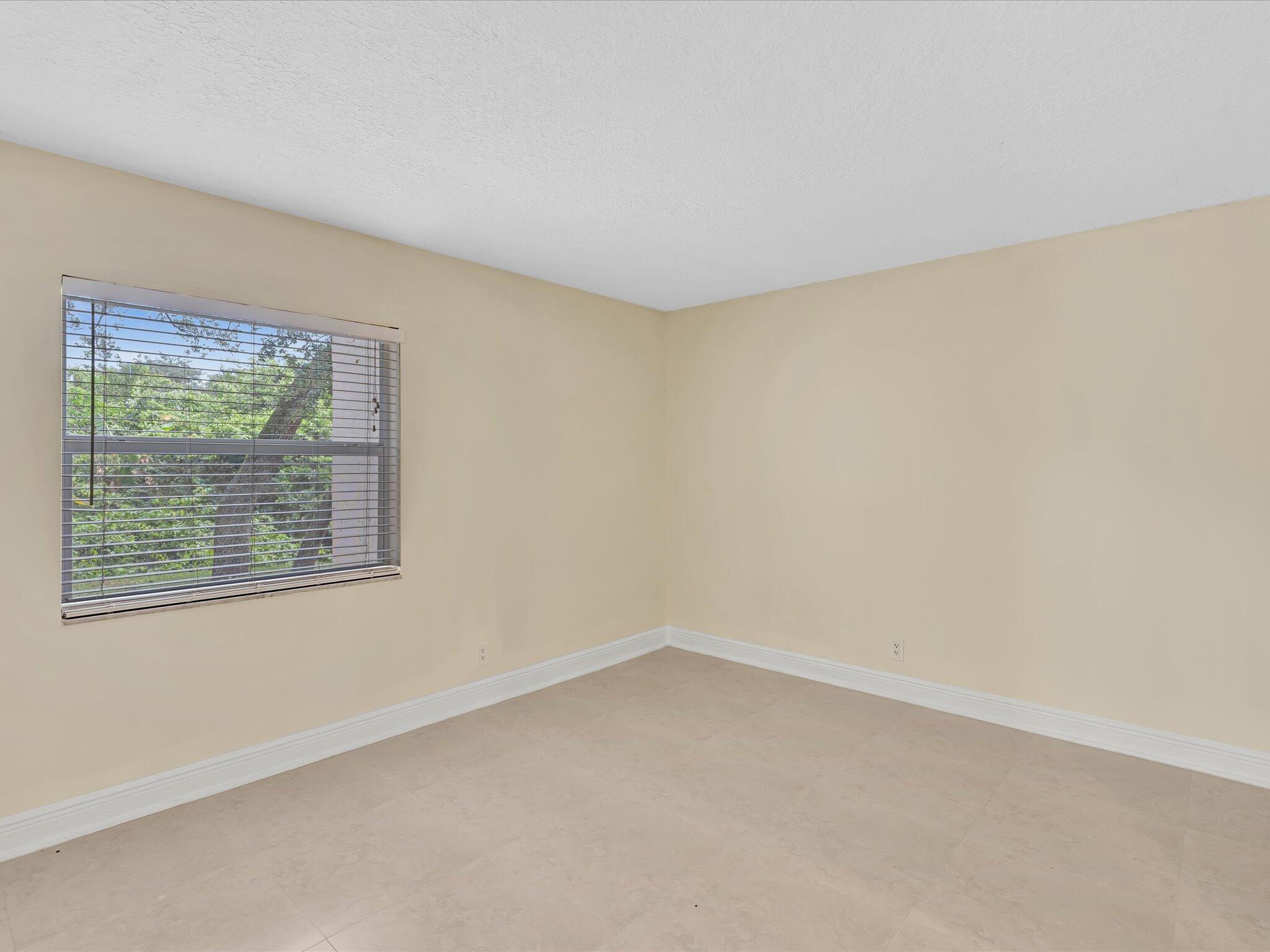 SPANISH OAKS CONDO - Residential Lease