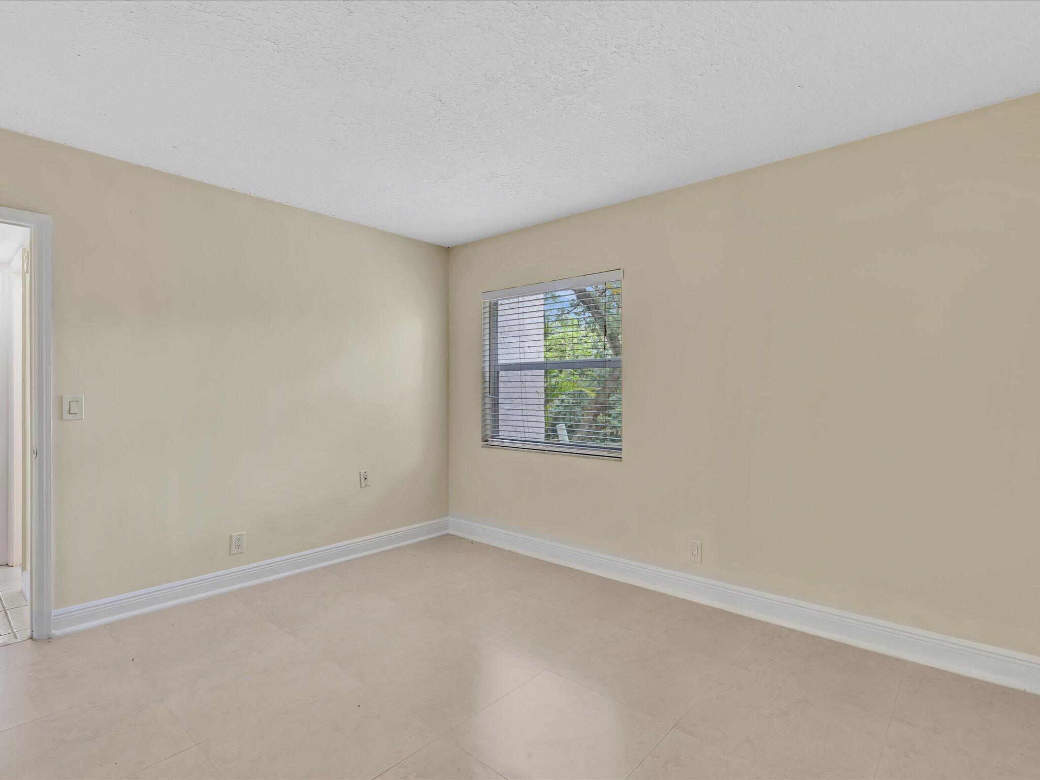 SPANISH OAKS CONDO - Residential Lease