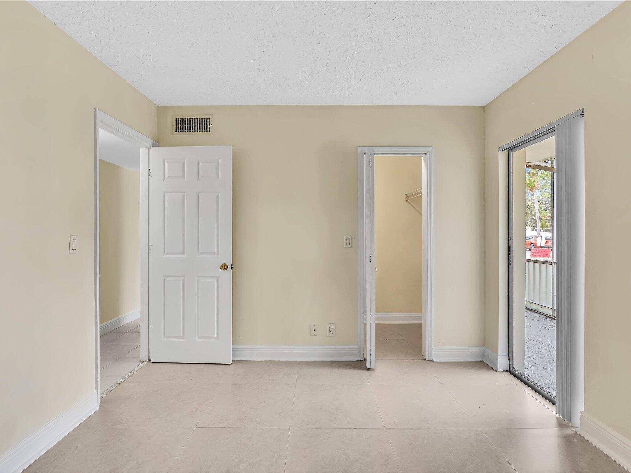 SPANISH OAKS CONDO - Residential Lease