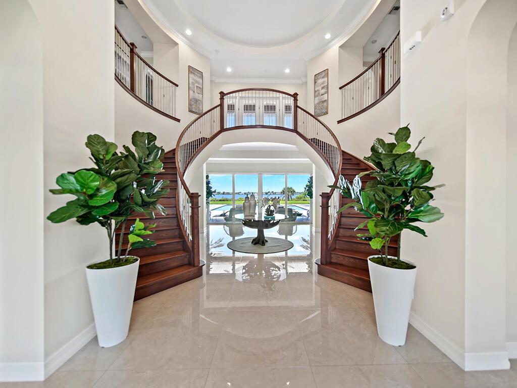 RIVERBEND - Residential