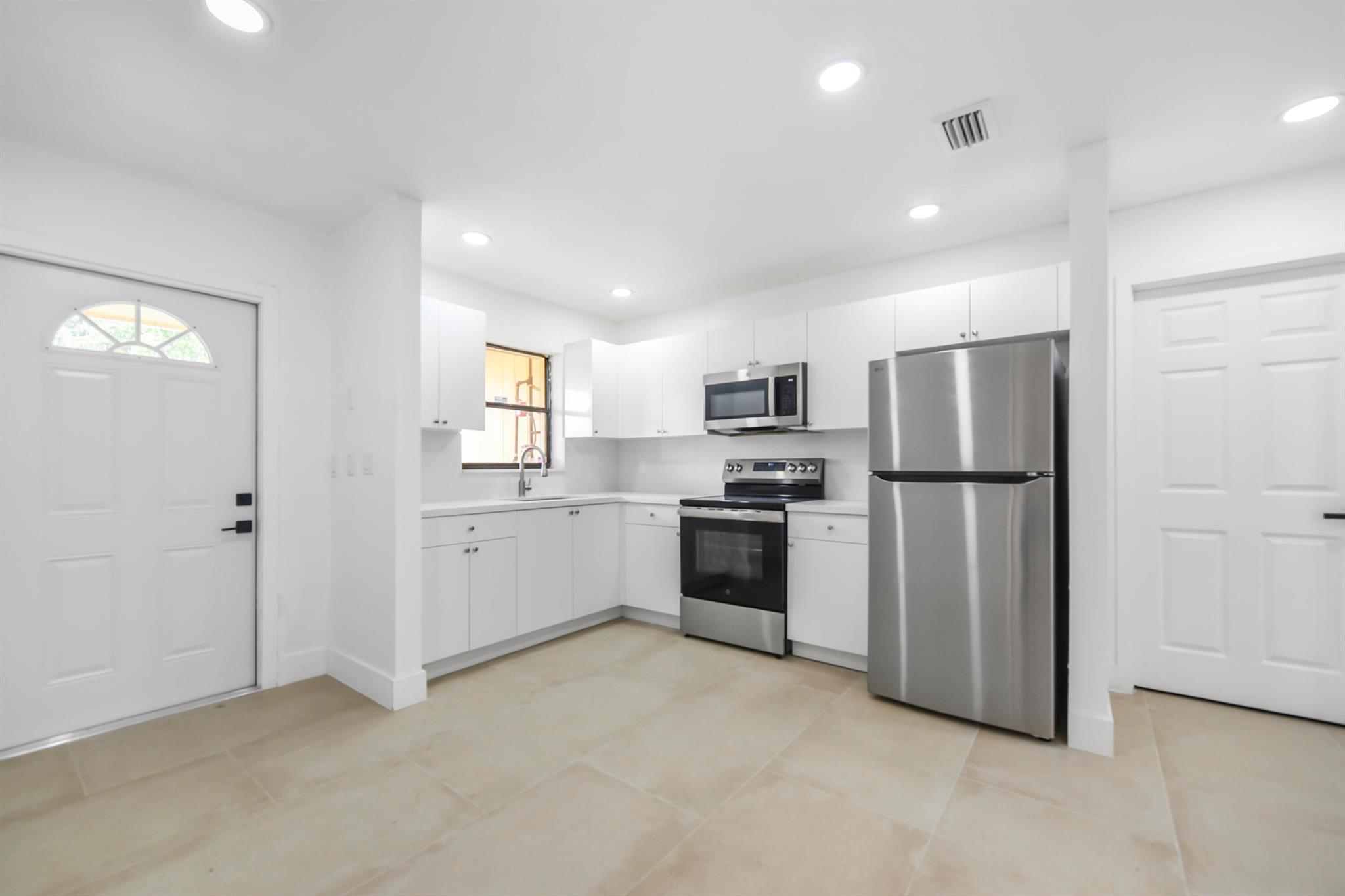 South Shore 4 of Wellingt - Residential Lease