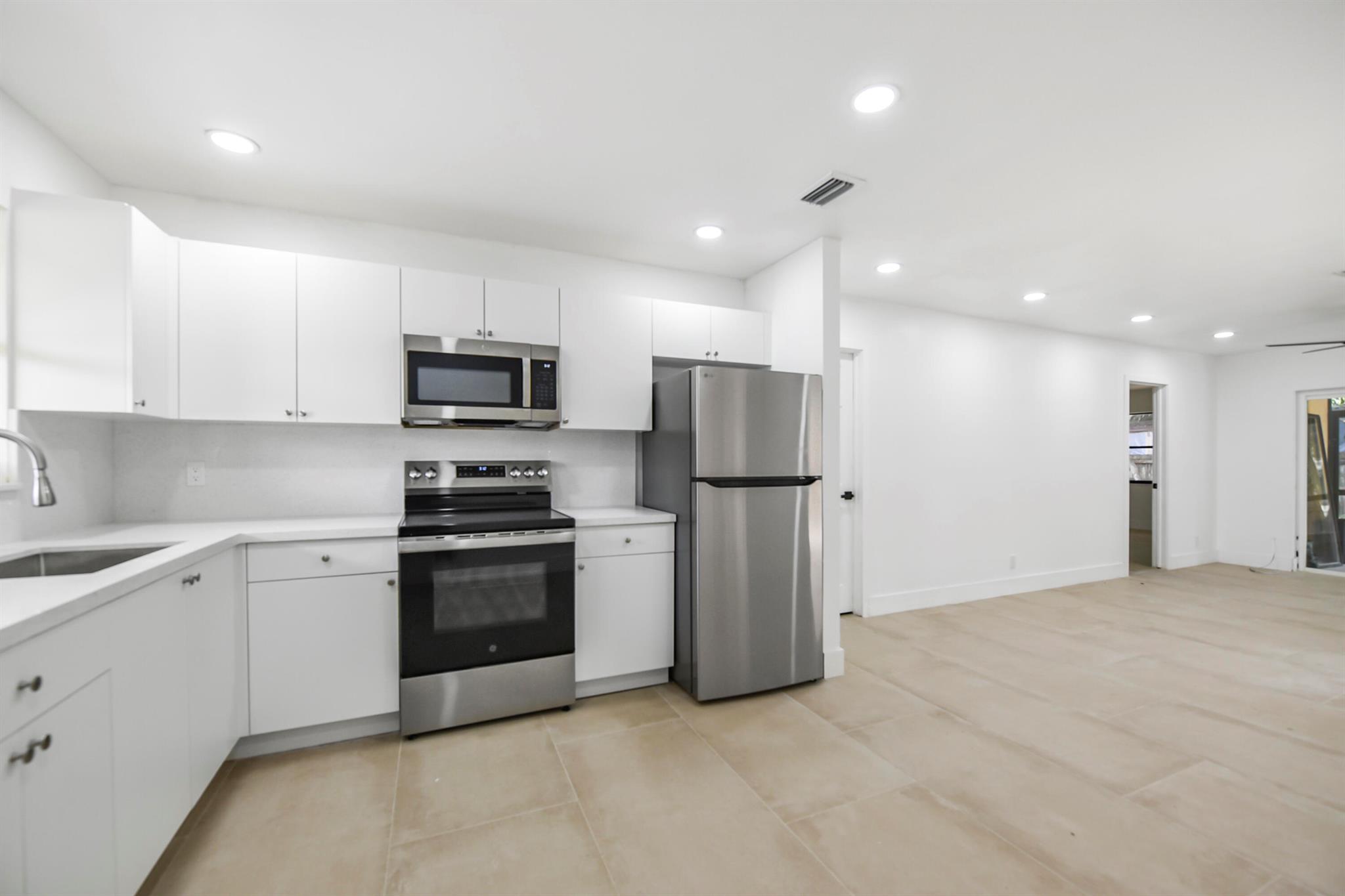 South Shore 4 of Wellingt - Residential Lease