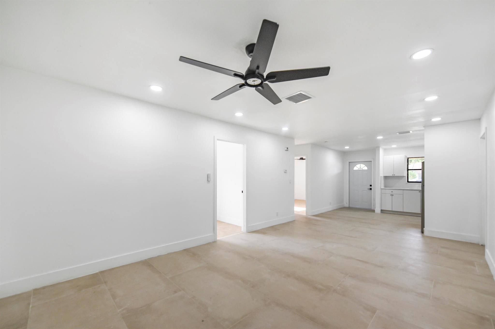 South Shore 4 of Wellingt - Residential Lease