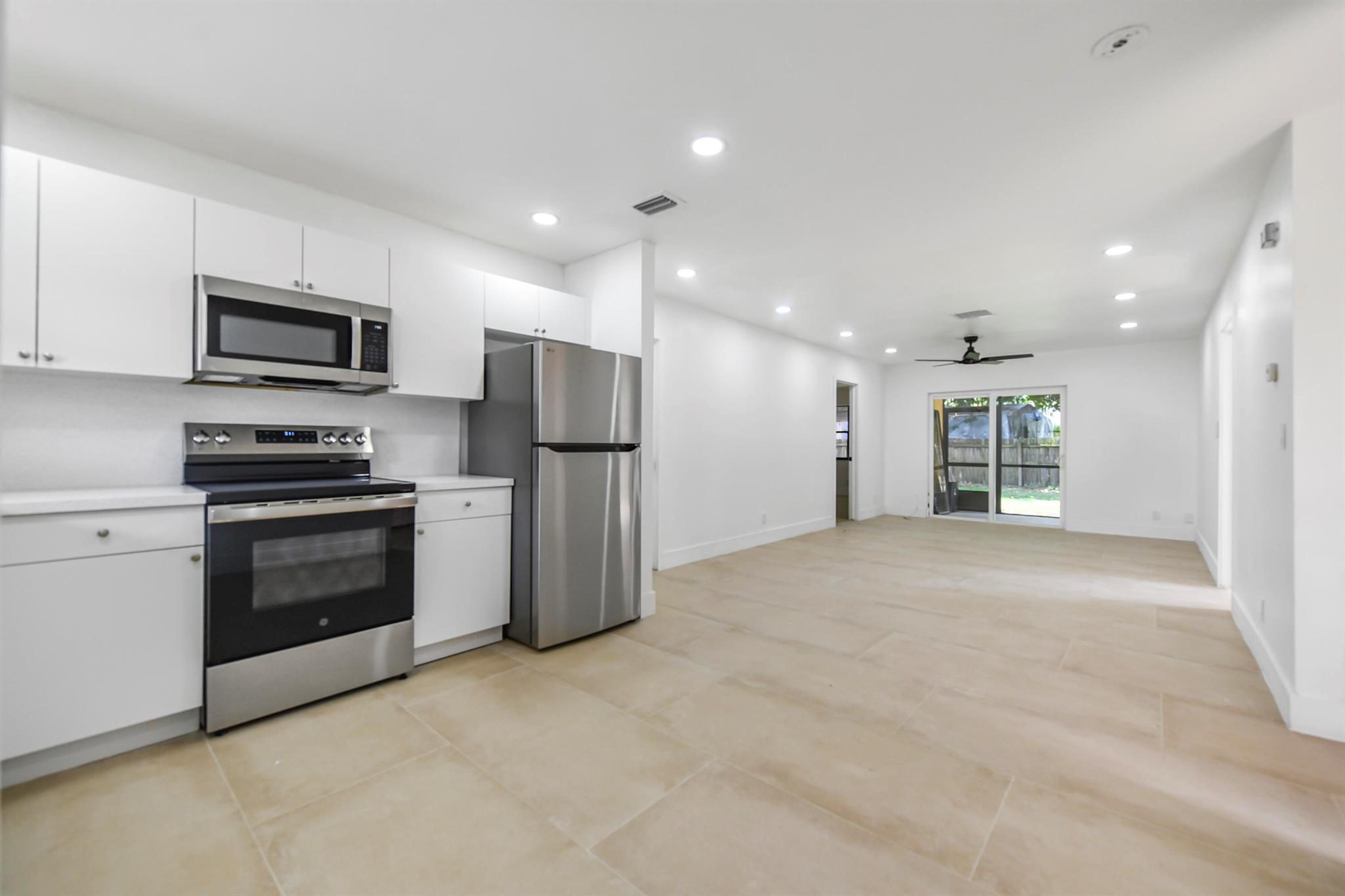 South Shore 4 of Wellingt - Residential Lease