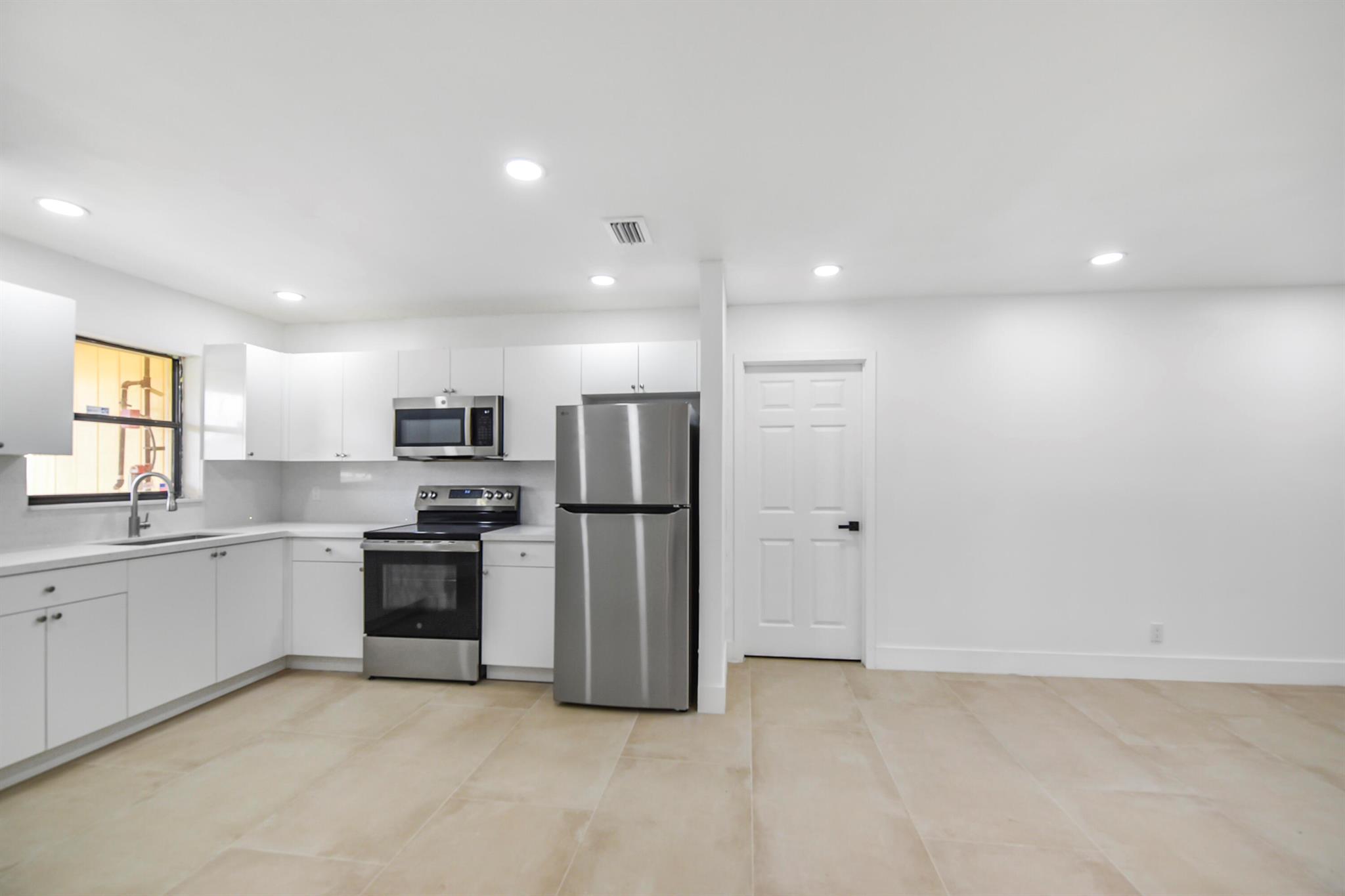 South Shore 4 of Wellingt - Residential Lease