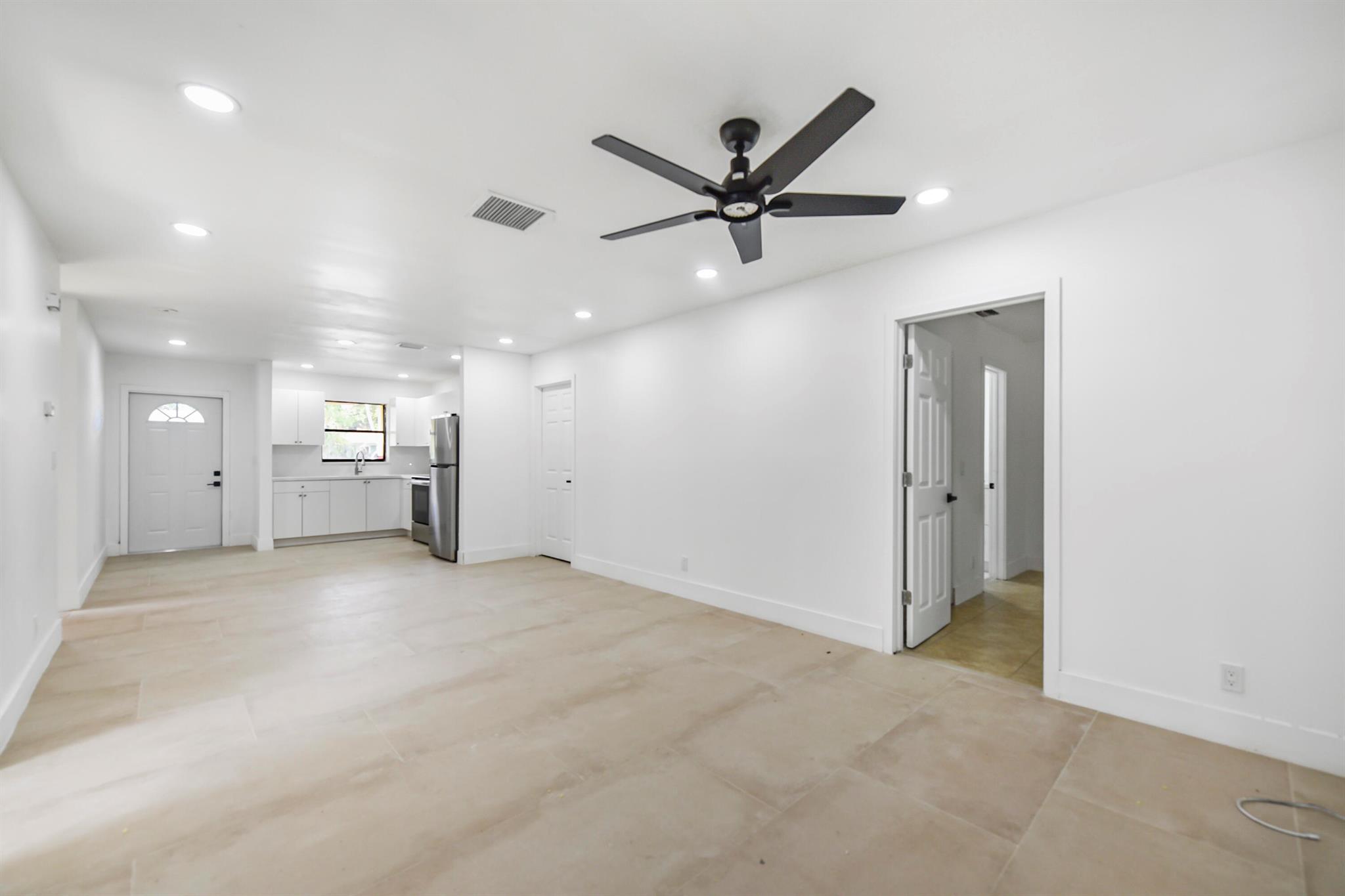 South Shore 4 of Wellingt - Residential Lease