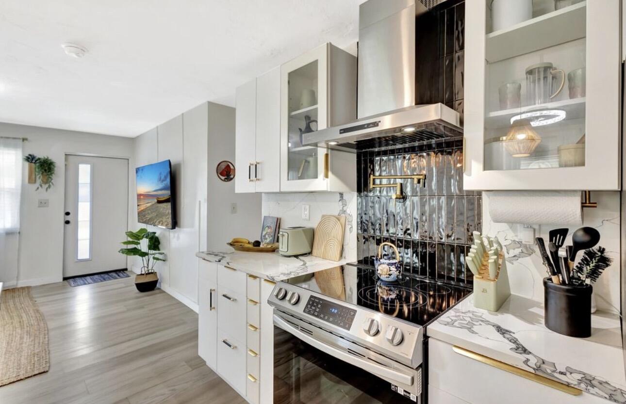 CHURCH CIRCLE - Residential