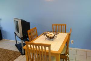 CRESTHAVEN VILLAS CONDO 26 - Residential