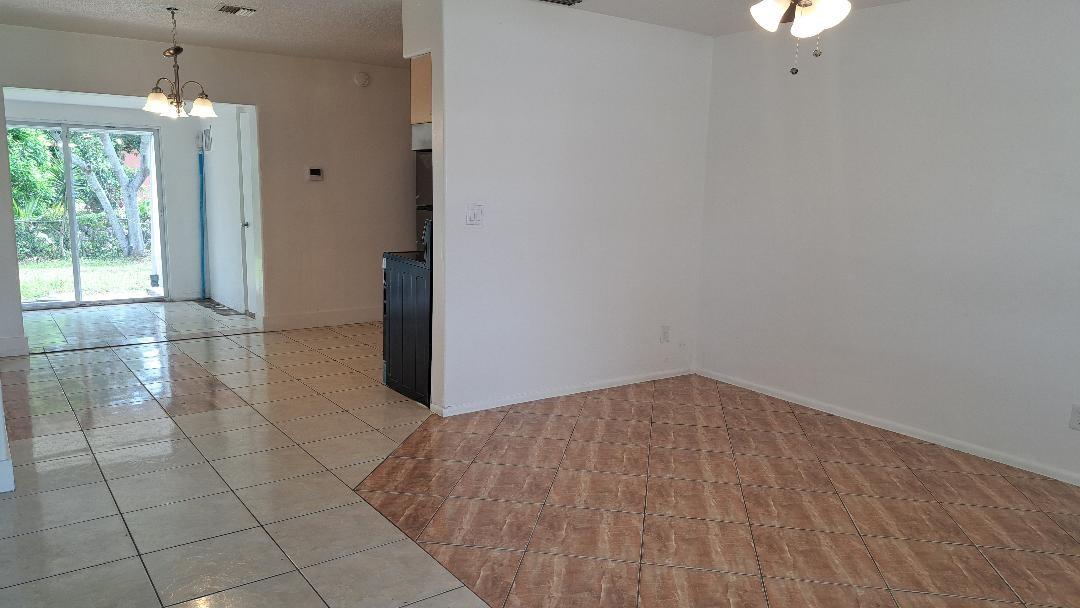 6963 SW 19th St, Pompano Beach, FL, 33068/$349,000 2 6963 SW 19th St