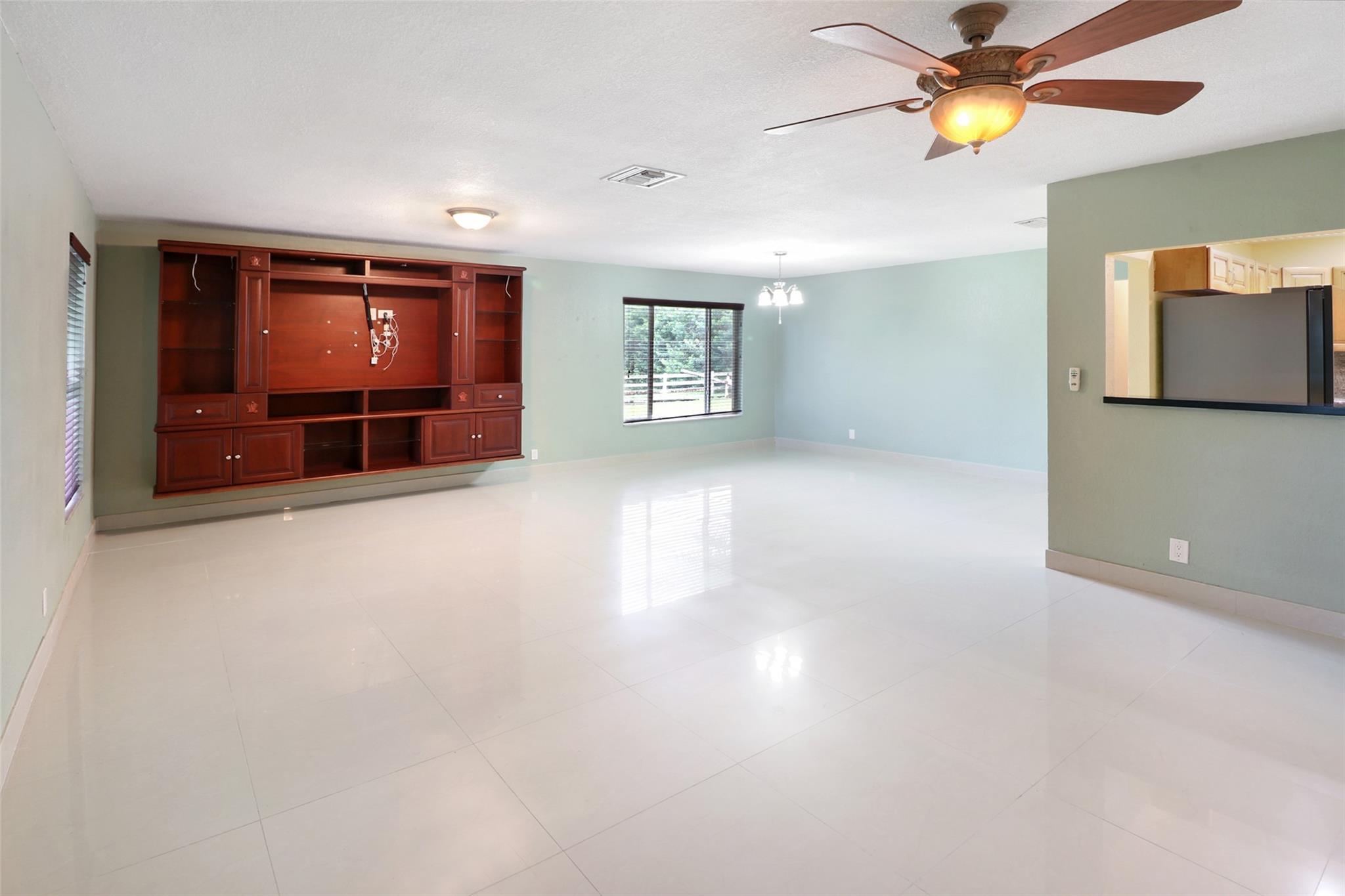 861 NW 116th Ave