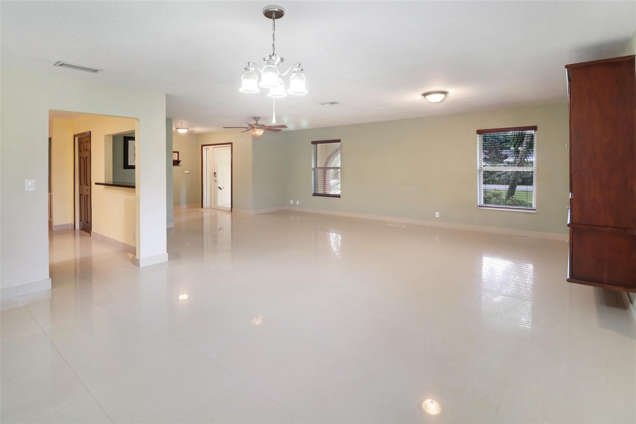 861 NW 116th Ave
