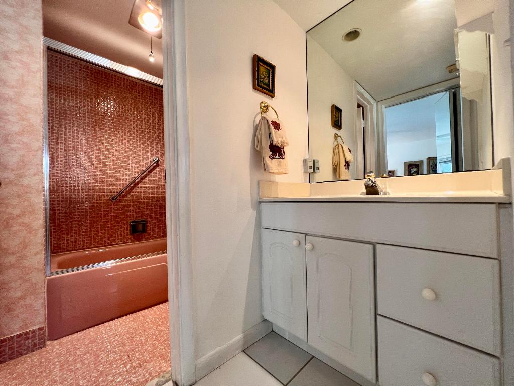 CENTURY VILLAGE -STRATFORD CONDOMINIUM - Residential