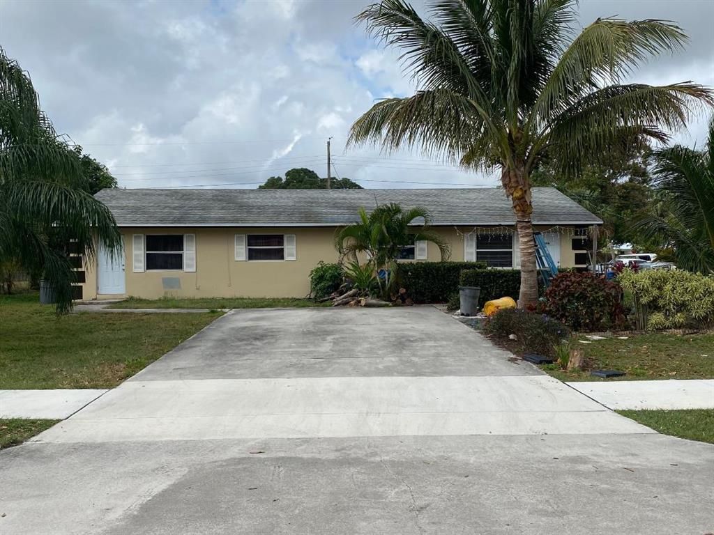 Photo of 4896 SE Horizon Avenue Ave #4896 &amp; 4906, Stuart, FL 34997 (MLS # R10692853)