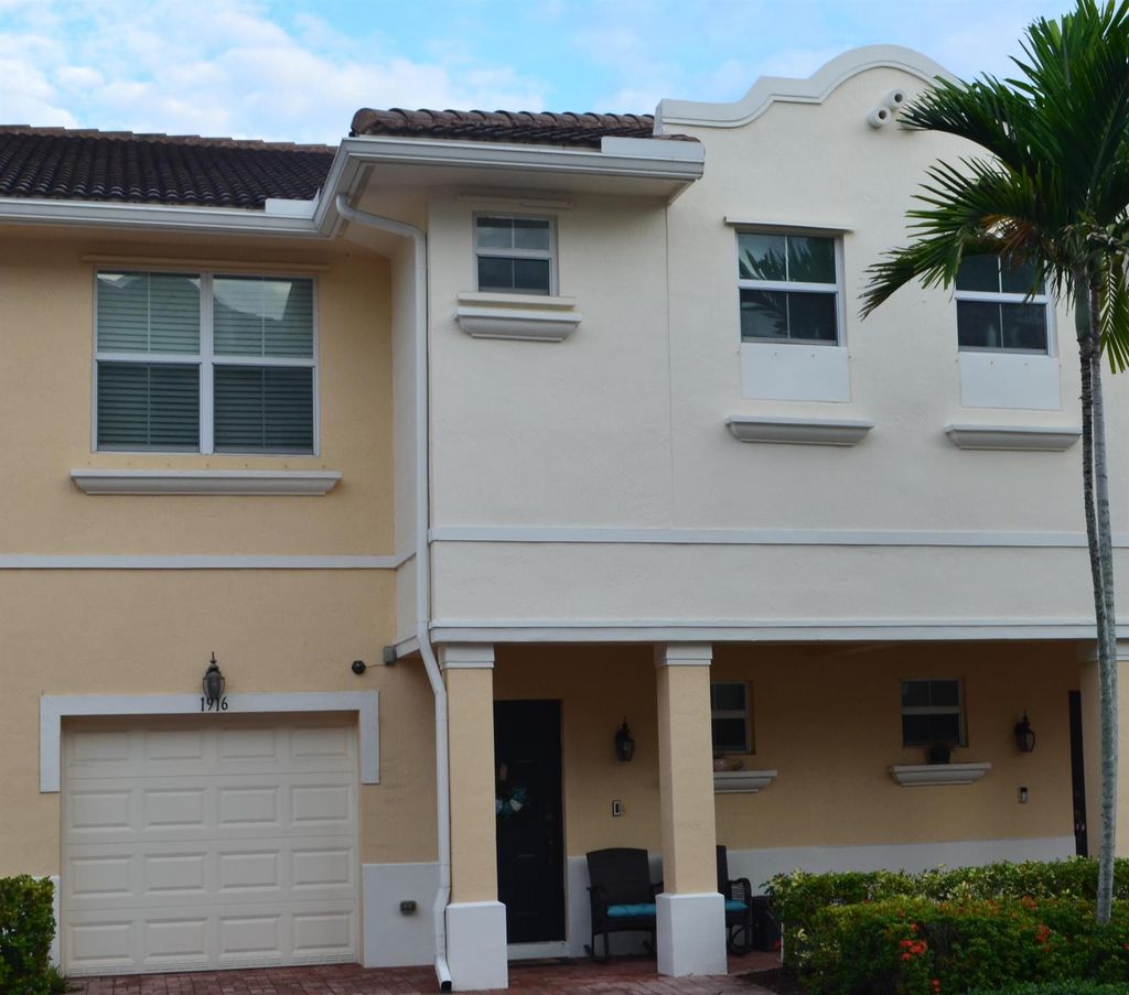 Photo of 1916 Via Sofia, Boynton Beach, FL 33426 (MLS # R10949030)
