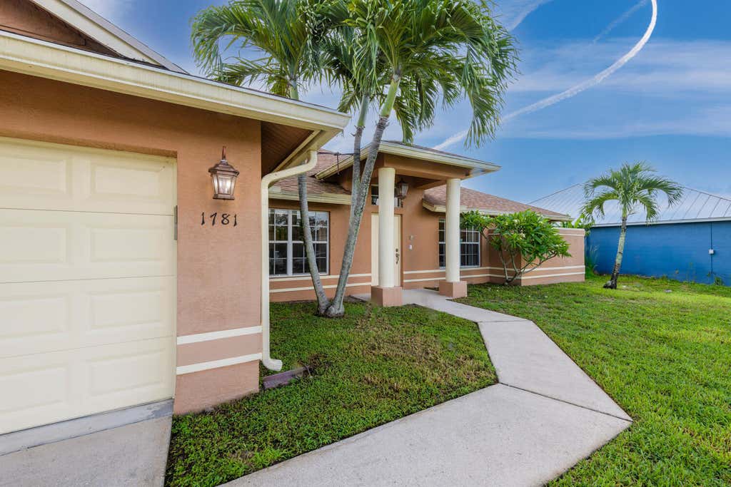 Photo of 1781 SW Finch Lane SW, Port Saint Lucie, FL 34953 (MLS # R11002414)