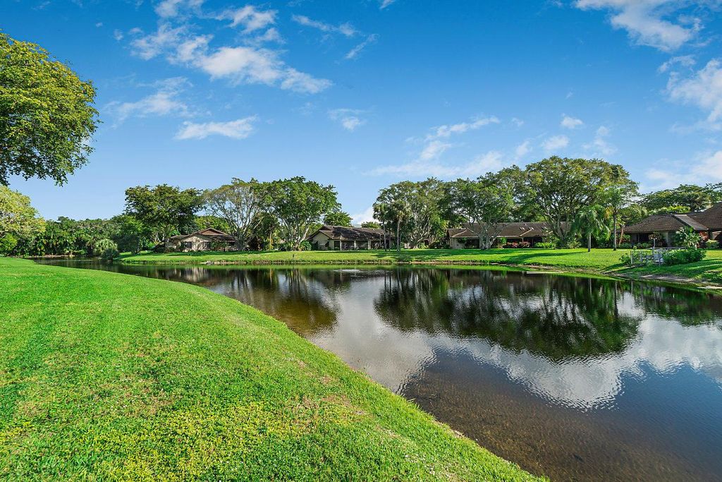 Photo of 10092 Cedar Point Boulevard #305, Boynton Beach, FL 33437 (MLS # R10994422)