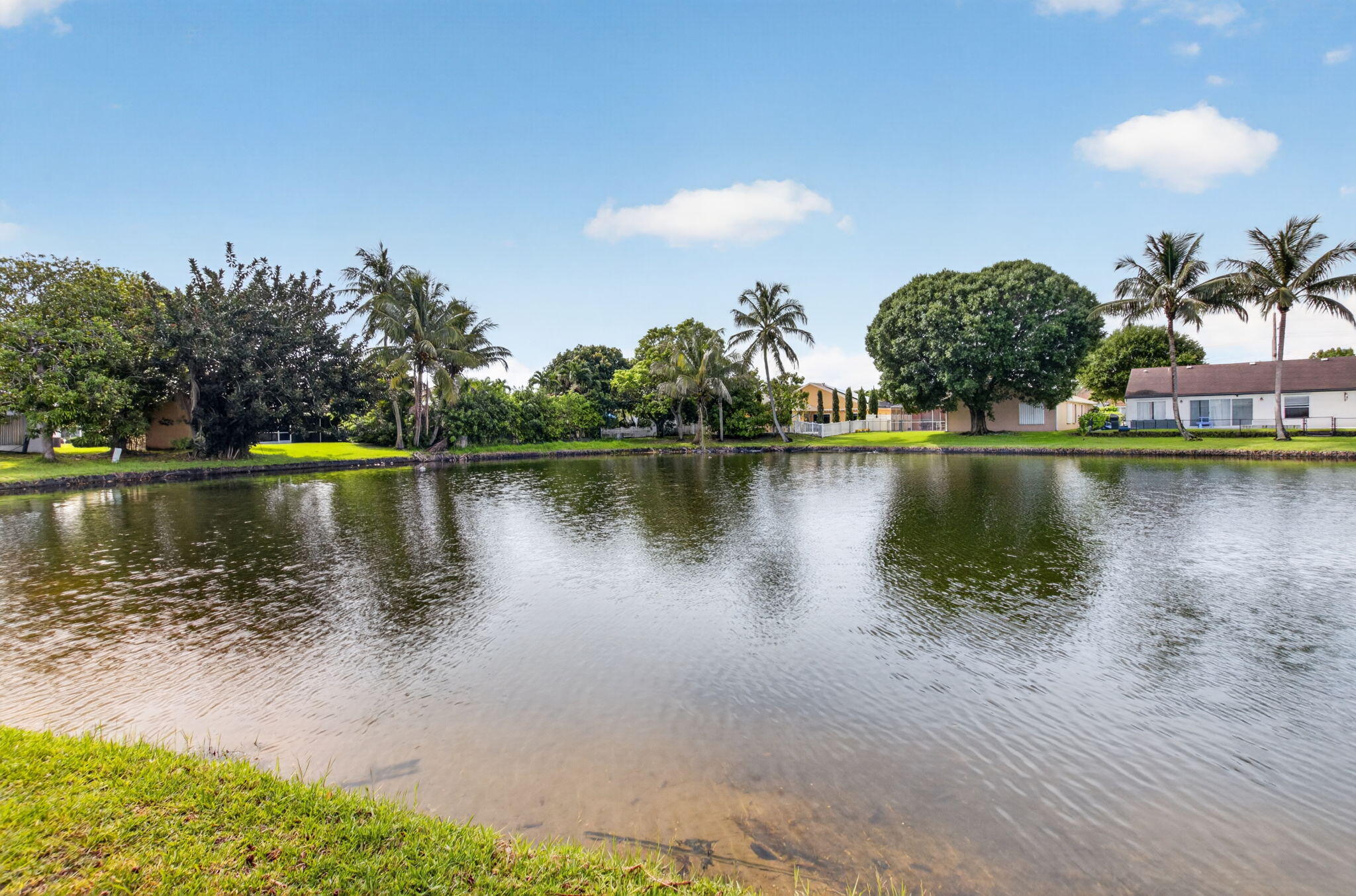 RAINBOW LAKES - Residential
