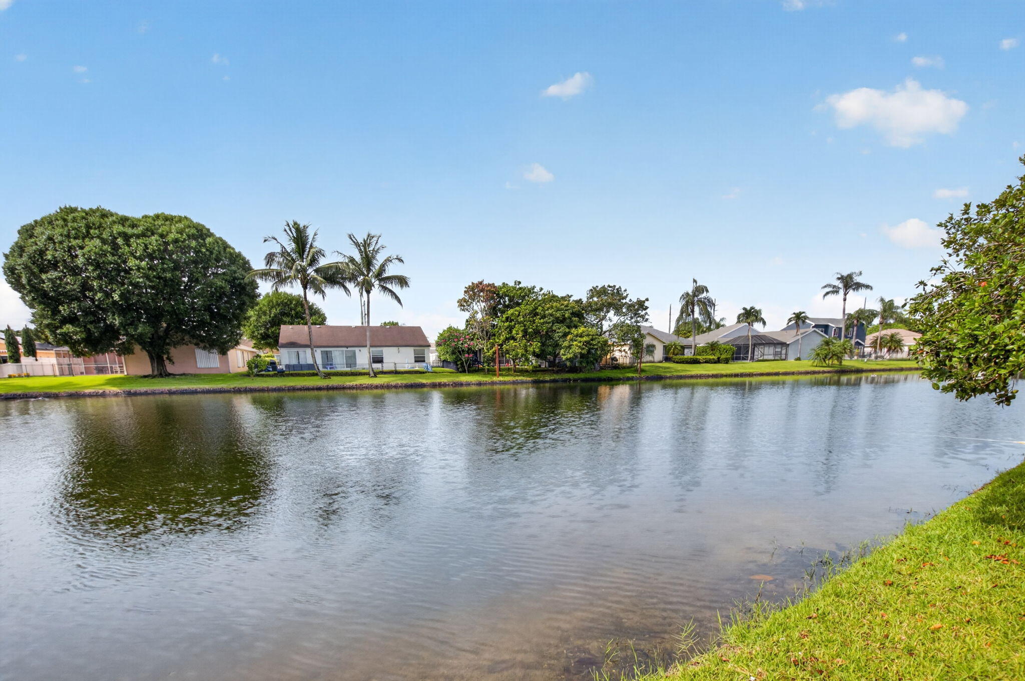 RAINBOW LAKES - Residential