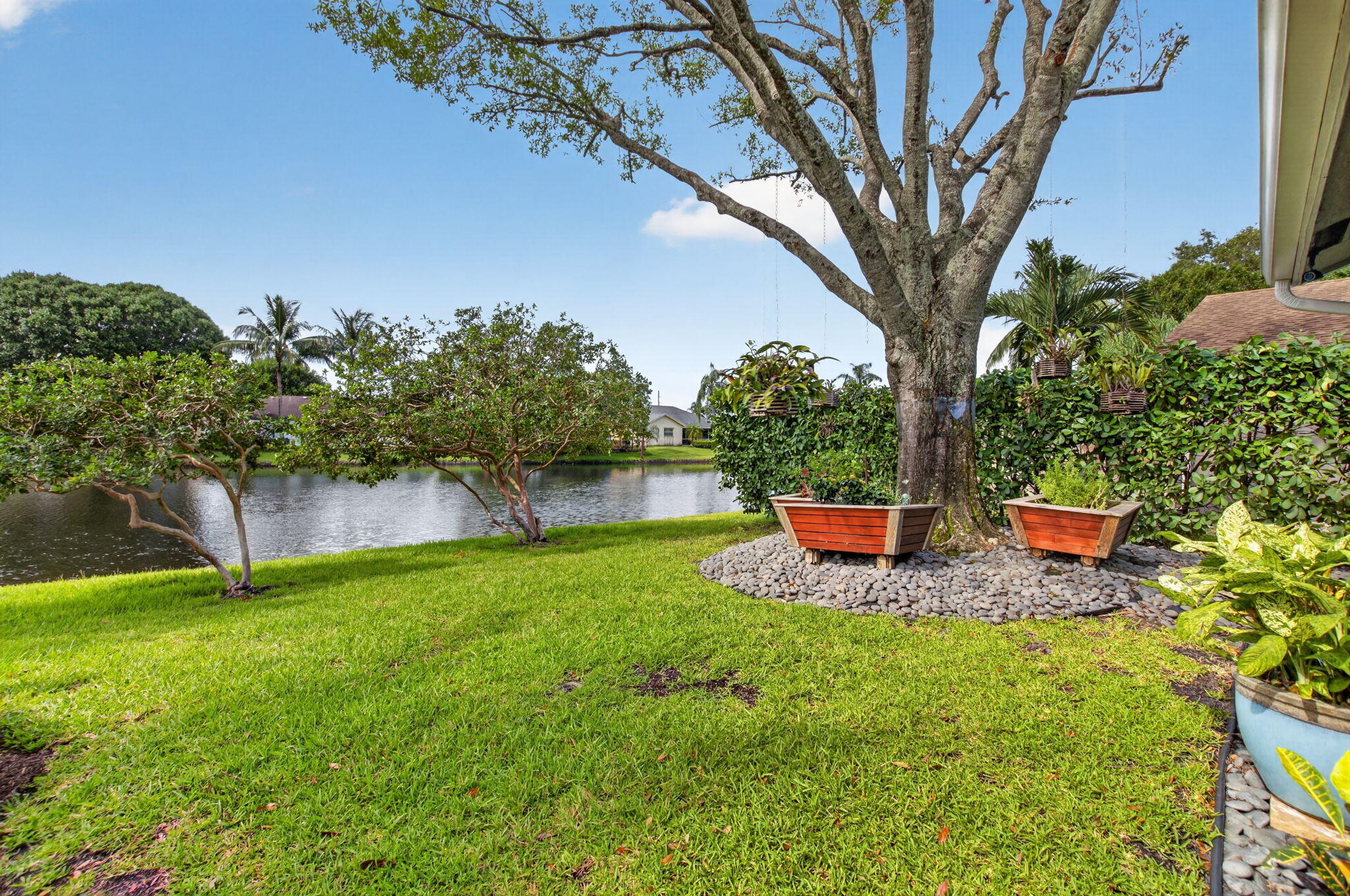 RAINBOW LAKES - Residential