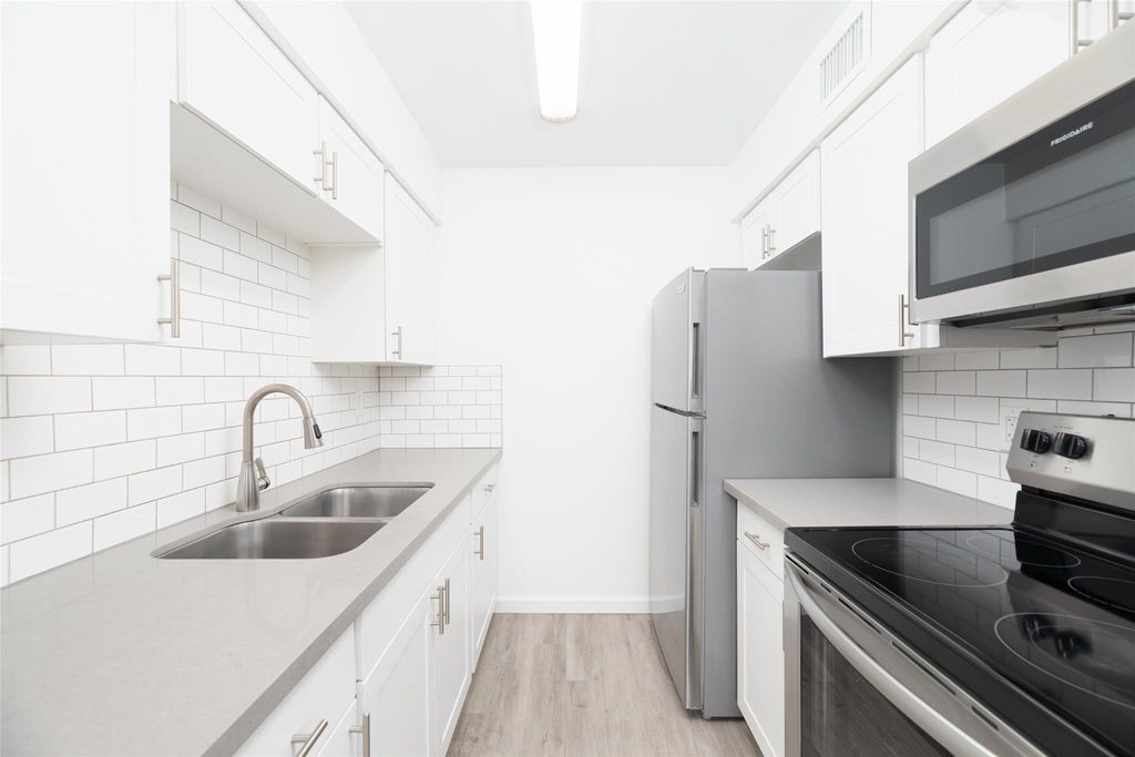 Photo of 1401 NE 17th Court #207, Fort Lauderdale, FL 33305 (MLS # F10548015)