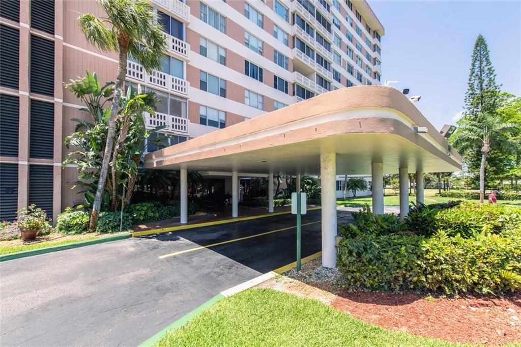 Photo of 3850 Washington St #1212, Hollywood, FL 33021 (MLS # F10281908)
