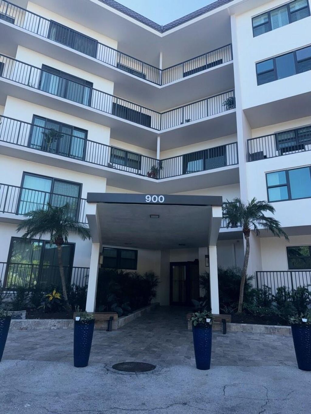 Photo of 900 River Reach Drive #312, Fort Lauderdale, FL 33315 (MLS # F10550012)